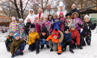Зимние забавы в подготовительных группах.